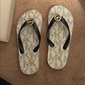 Mk flip flops